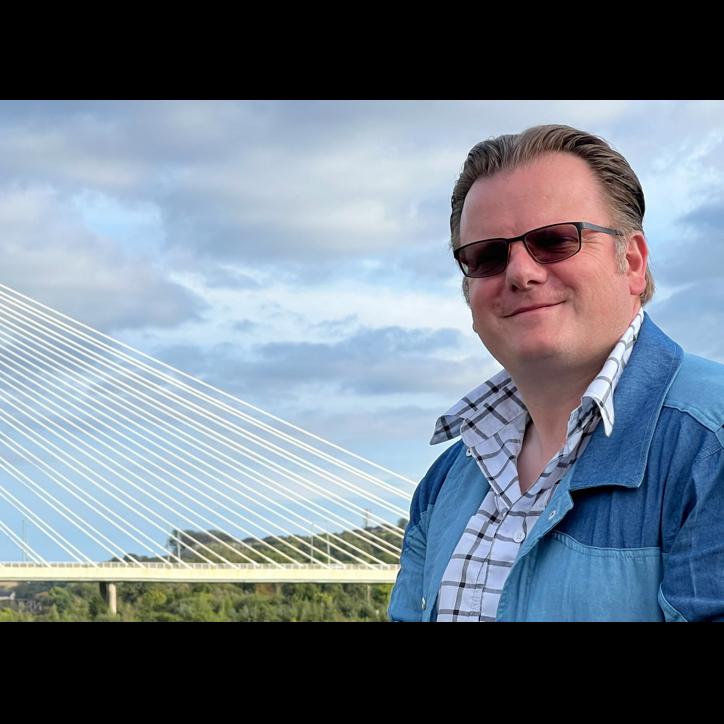 Nigel Walker taking advantage of the photo-op at the River Suir Bridge.