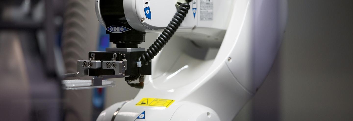 Creating a Global C‘R’DMO for the Future of (Bio)pharma: Effective Strategies and Tactics