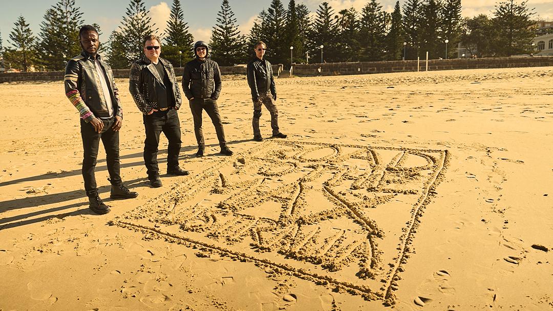 Our Road to the Max: Australia version of the signature road trip sand art.